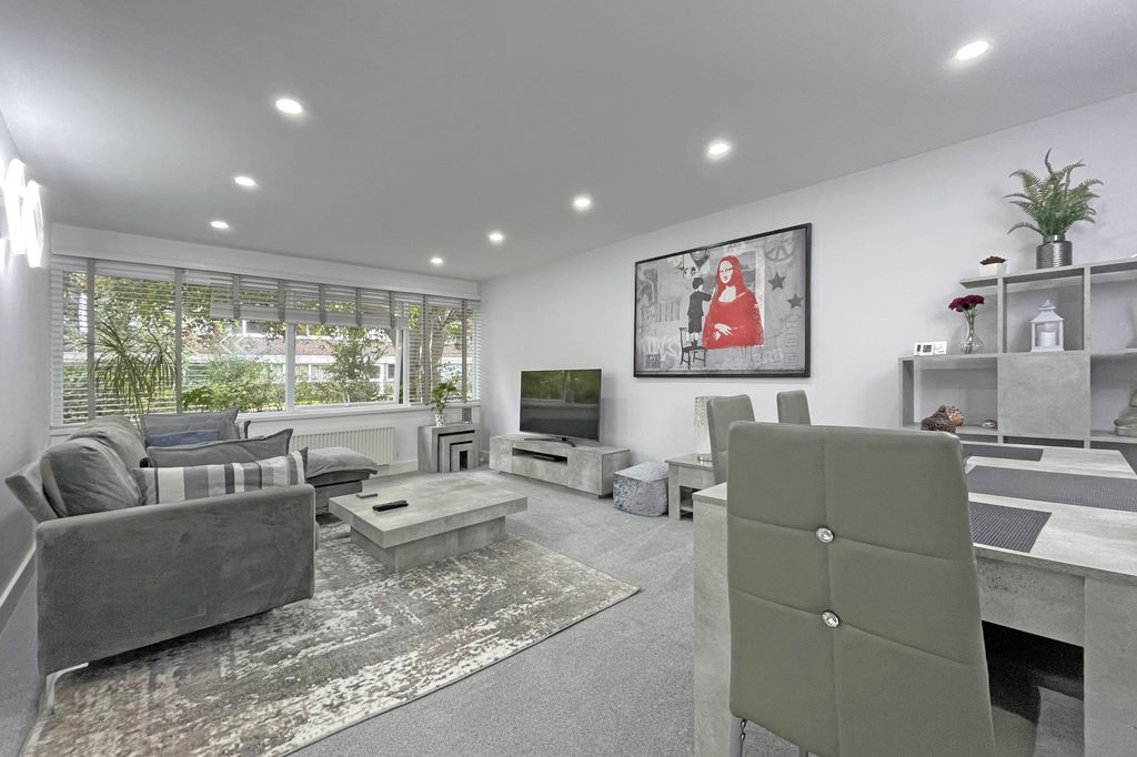 Property photo 3 of 20