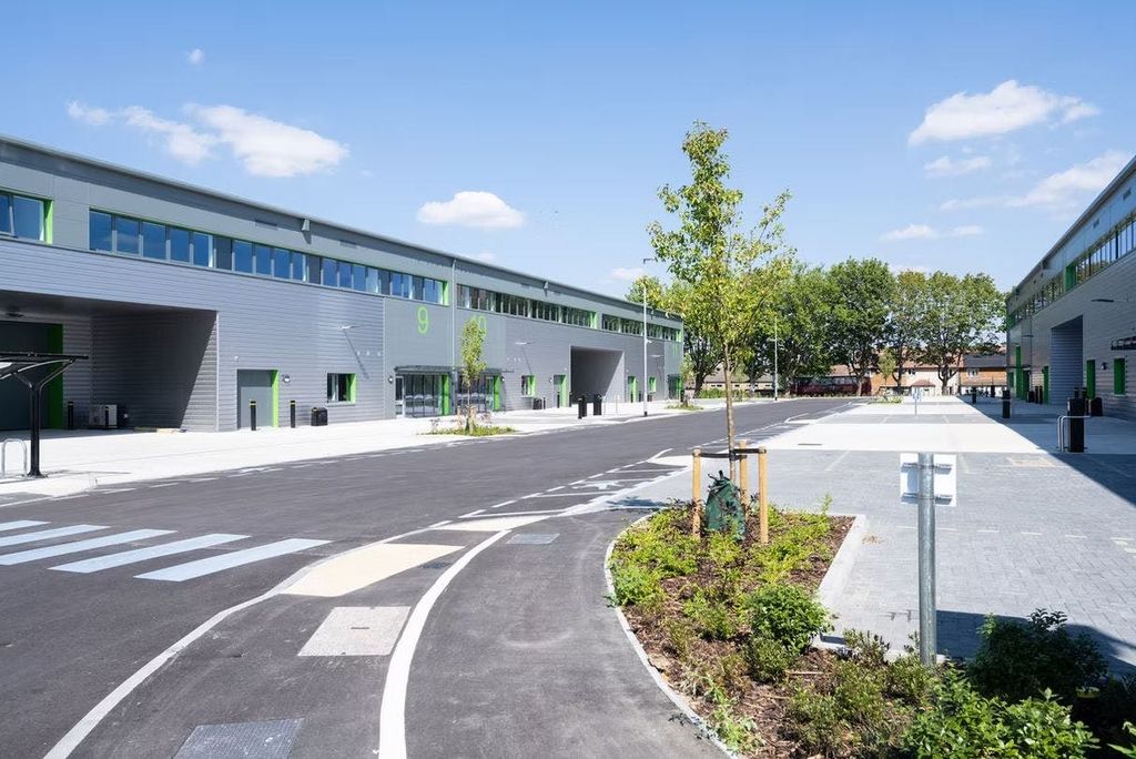 Property photo 1 of 10 Dagenham  Dagenham Logistics Hub 9 10 11.Jpg