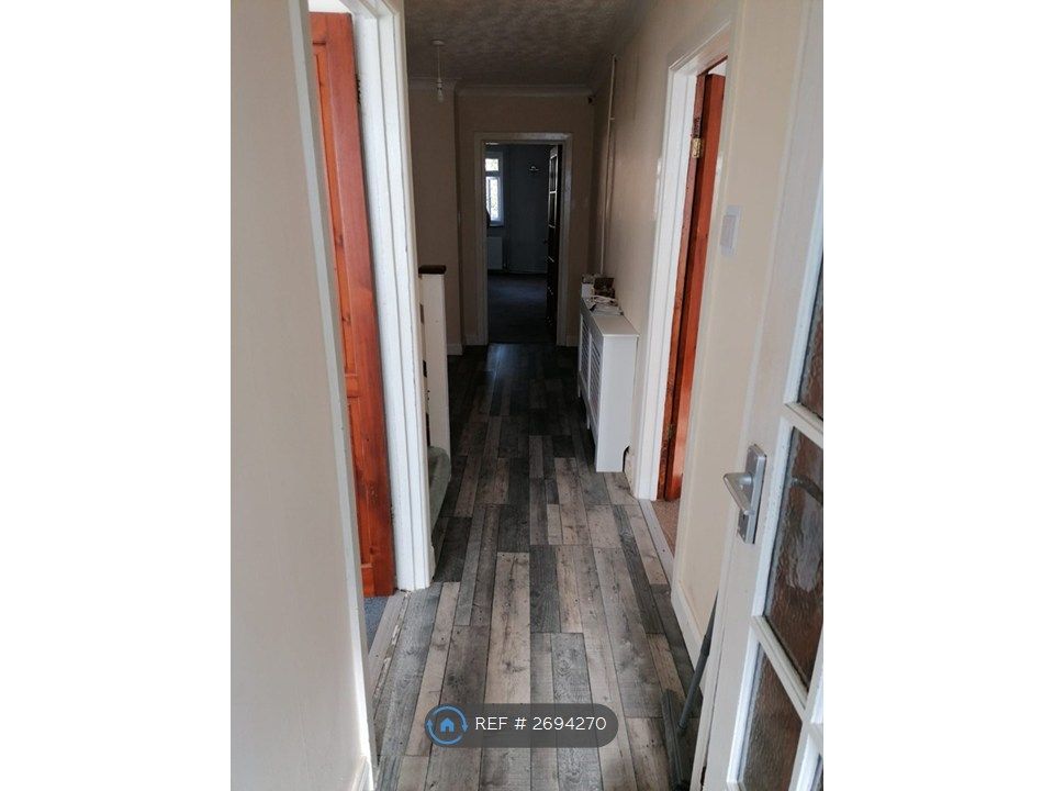 Property photo 3 of 23