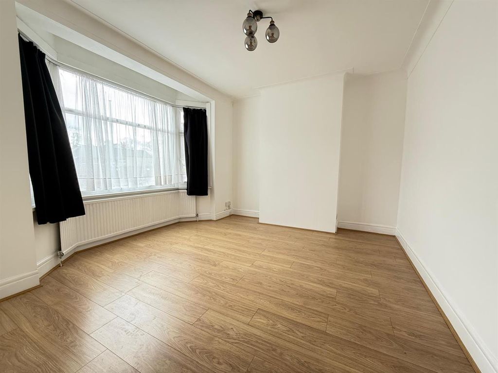 Property photo 3 of 13 03.Jpeg