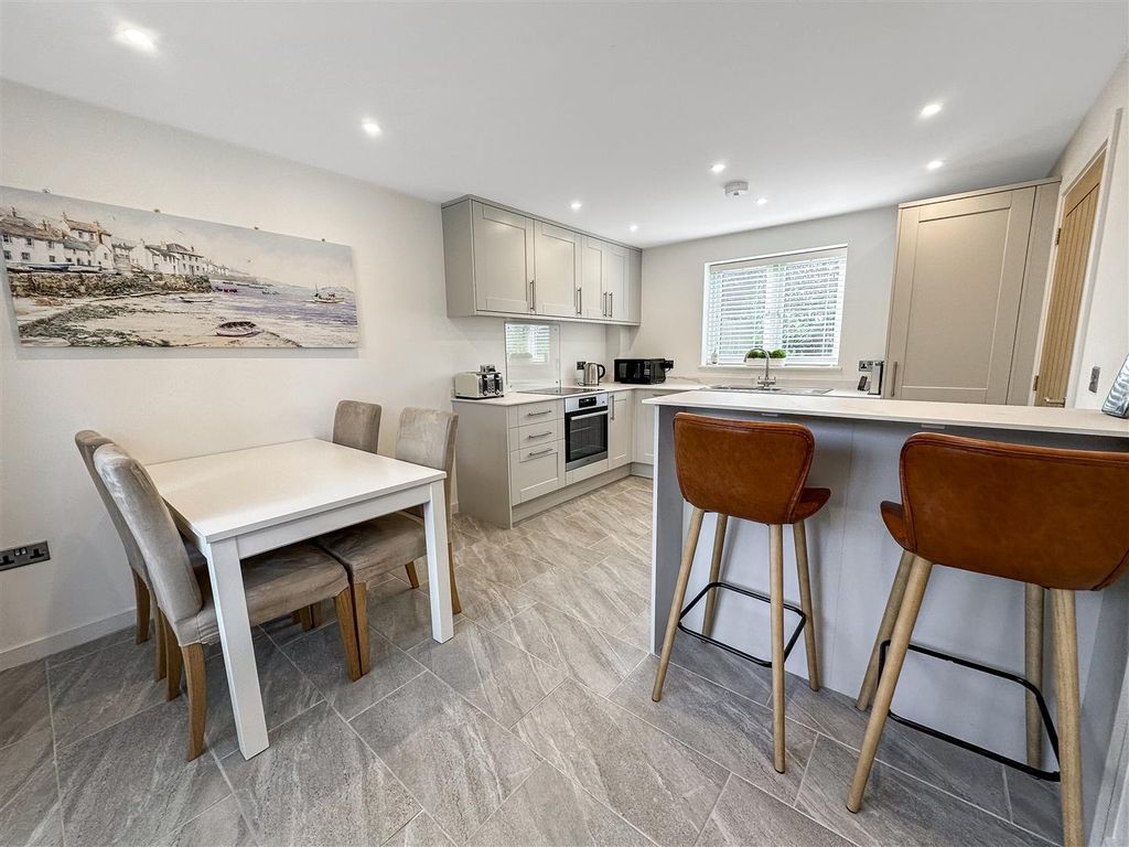 Property photo 3 of 26