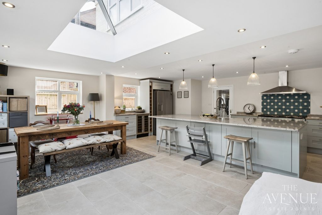 Property photo 1 of 19 5001692
