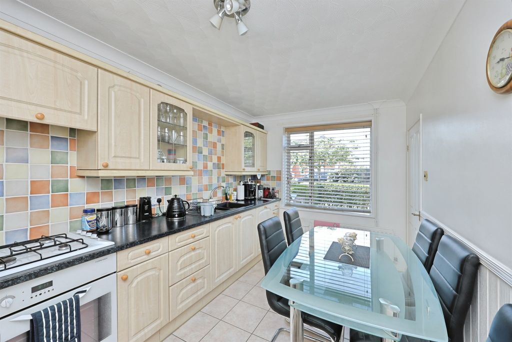 Property photo 2 of 20