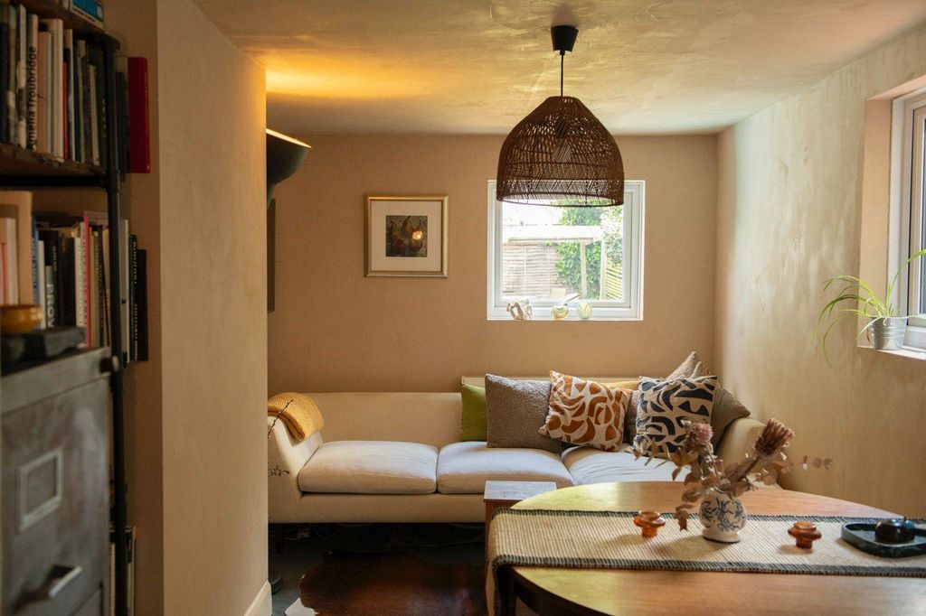 Property photo 2 of 12