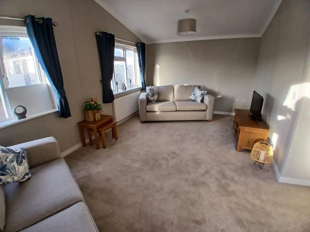 Property photo 1 of 4 03 Aon Living