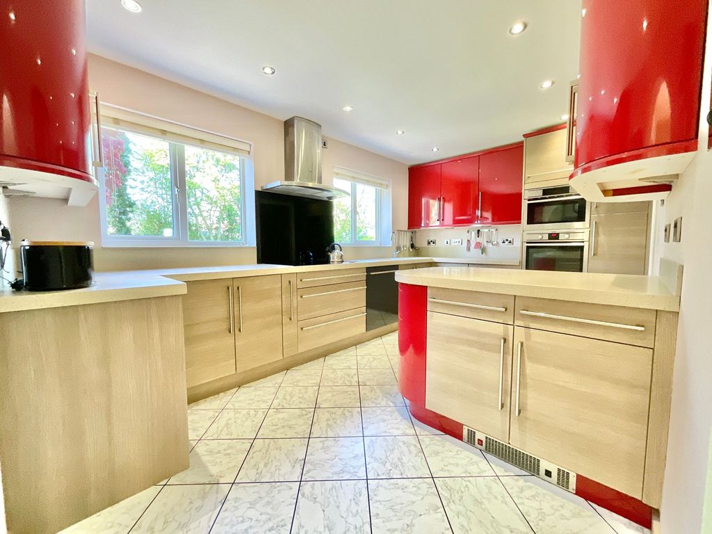Property photo 3 of 41