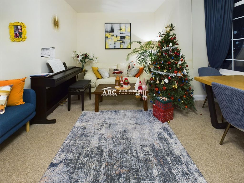 Property photo 2 of 12