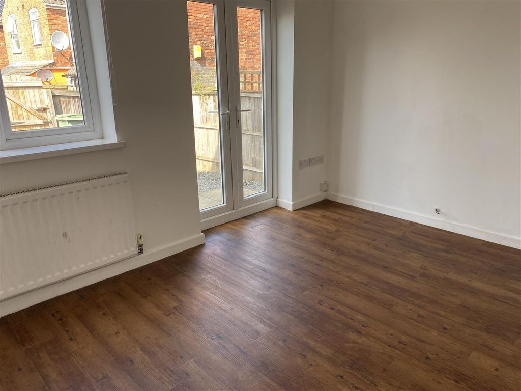 Property photo 3 of 10 663067B8-7Be7-4252-9211-24143C2Edbe0.Jpeg