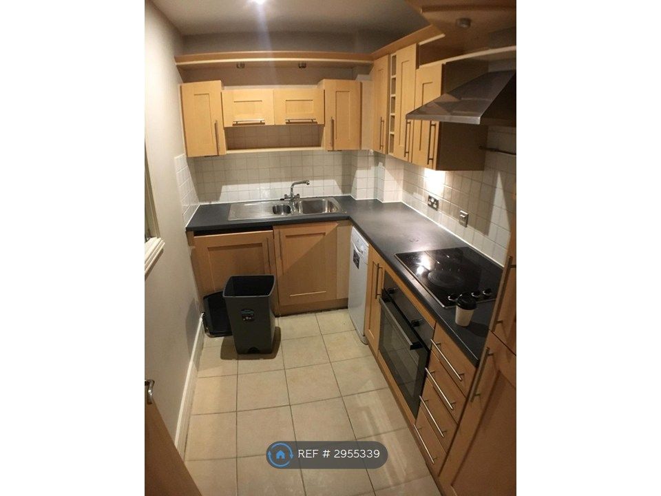 Property photo 1 of 10 Kitchen