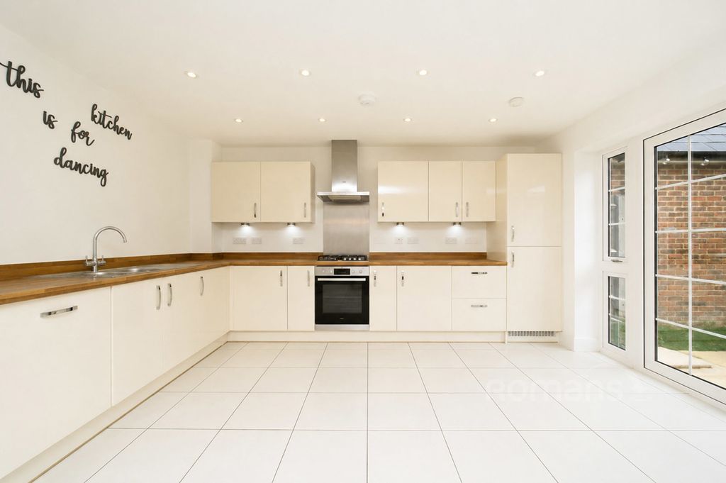 Property photo 2 of 15 Kitchen