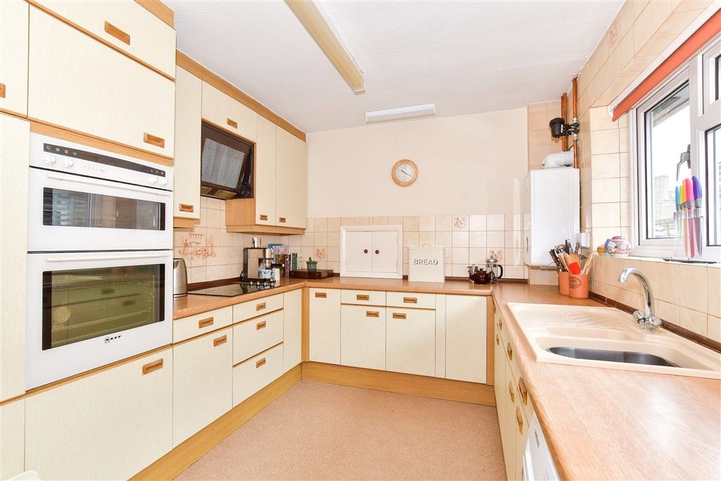 Property photo 3 of 13 Kitchen
