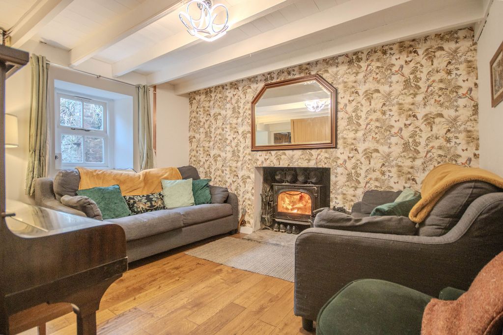 Property photo 2 of 37