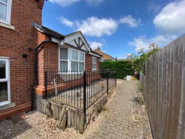 Property photo 1 of 11 Front