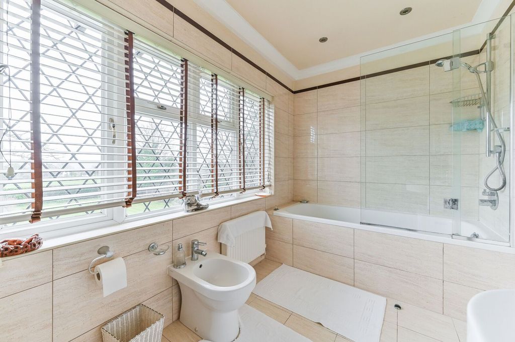 Additional image 14 of 5 bed detached house for saleGrimwade Avenue, Lloyd Park, Croydon CR0