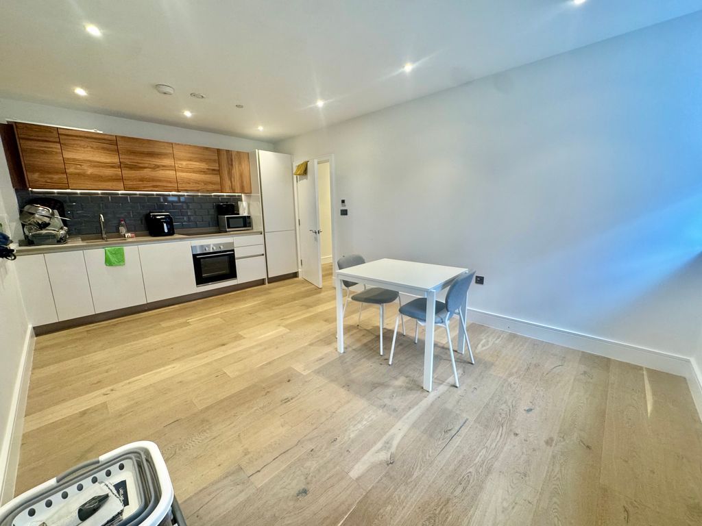 Property photo 3 of 11 Image