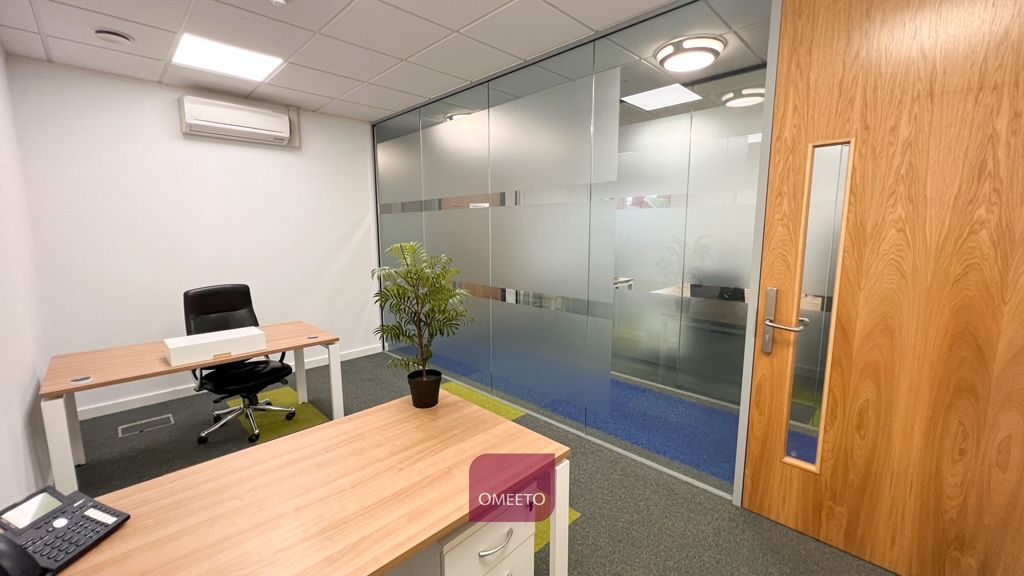 Property photo 3 of 13 Office 114