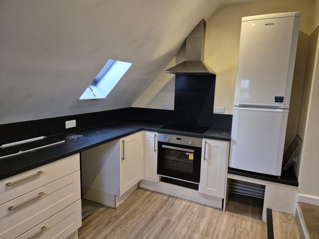 Property photo 1 of 10 Kitchen