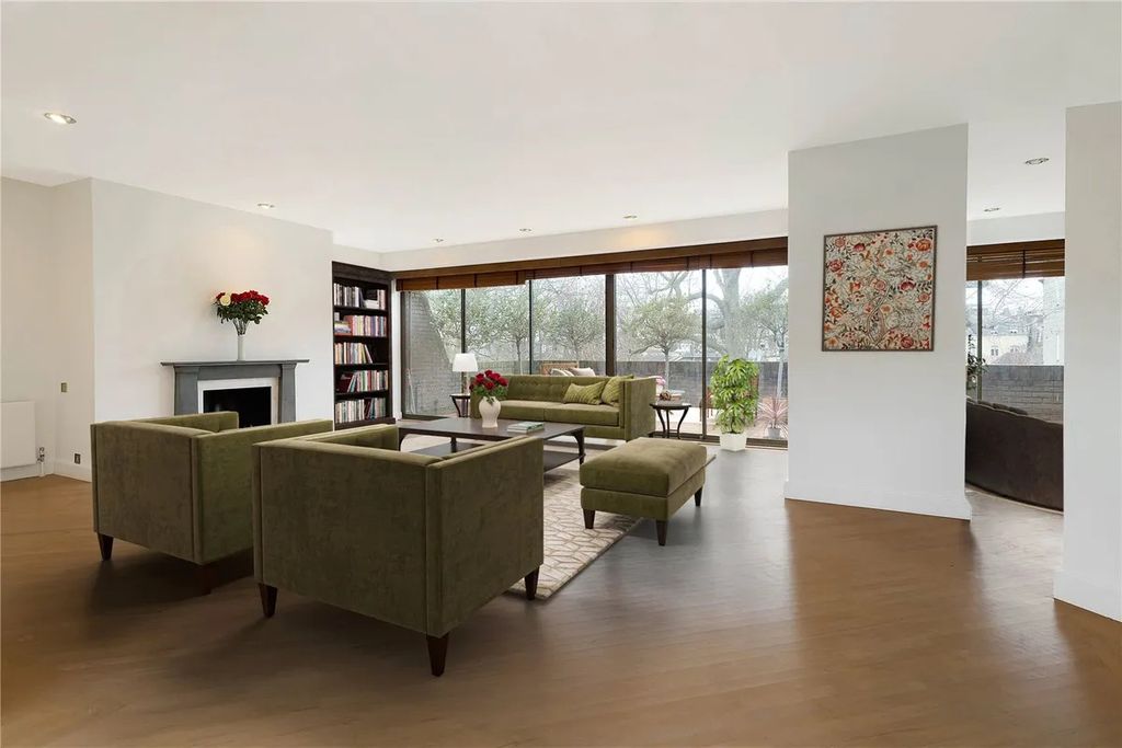 Property photo 3 of 8 Photo 4