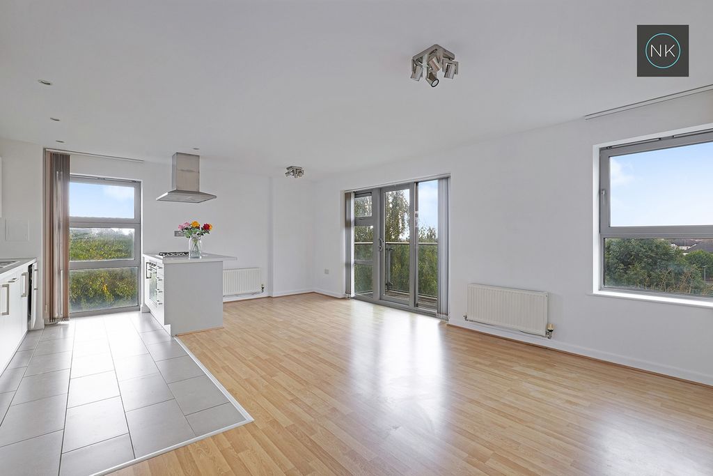 Property photo 2 of 27 4340295