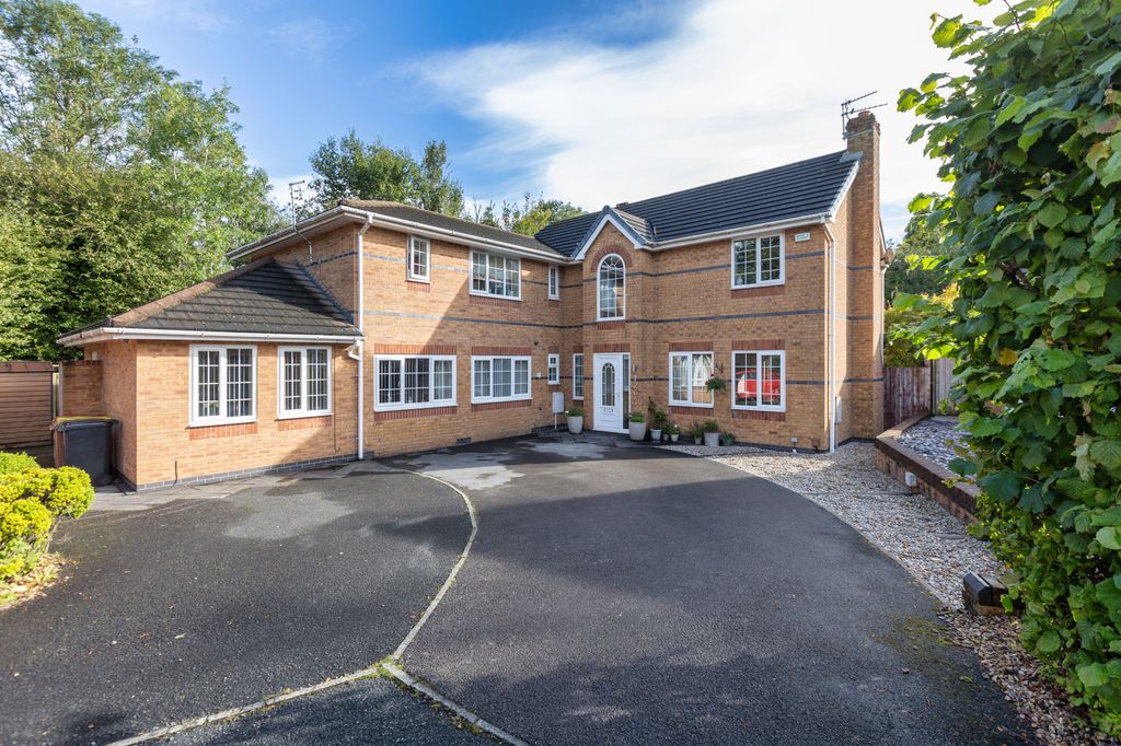 Property photo 1 of 33