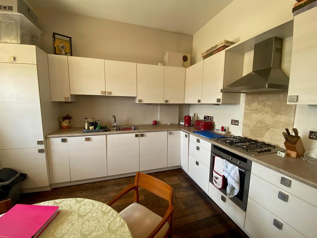 Property photo 3 of 7 Kitchen.Jpg