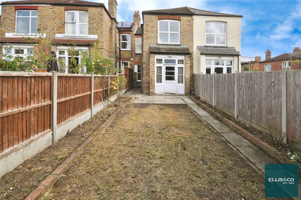 Property photo 3 of 11 Picture No. 06
