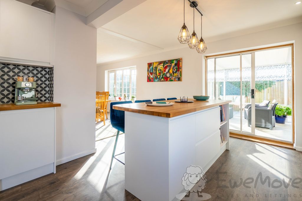 Property photo 3 of 12 Kitchen-Breakfast-Diner