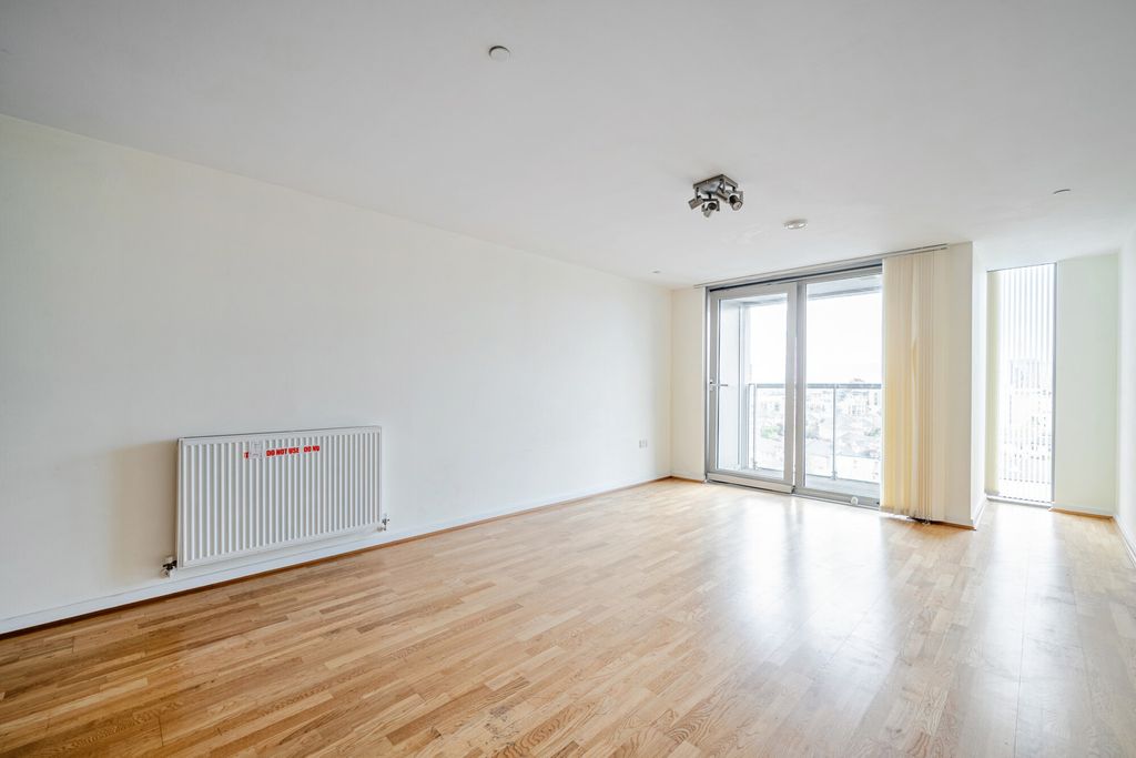 Property photo 2 of 16 1441981-11-69Df65...