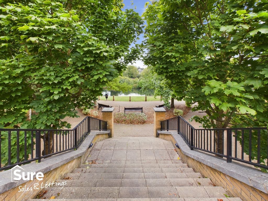 Property photo 2 of 8 4638251