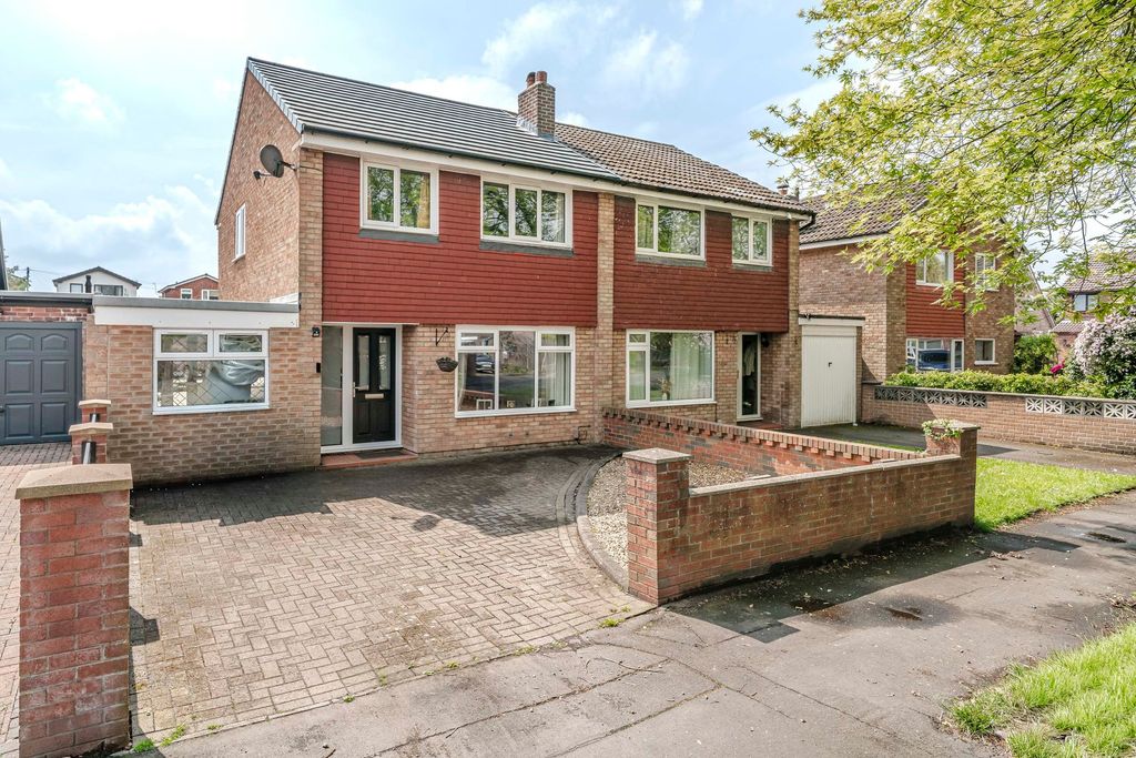 Property photo 1 of 31