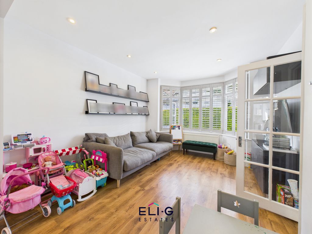 Property photo 2 of 15 Gallery