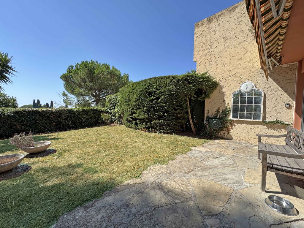 Property photo 1 of 8 Main Exterior View