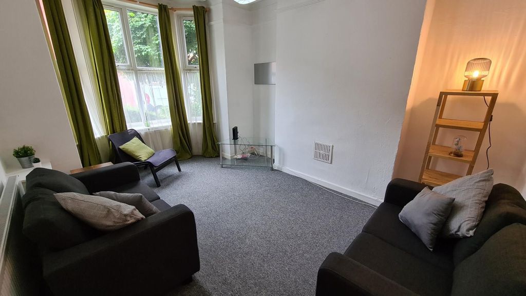 Property photo 2 of 30