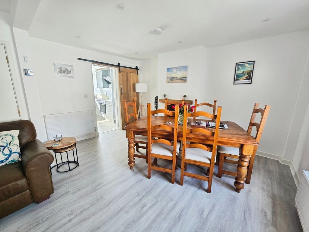 Property photo 3 of 15 Dining Area