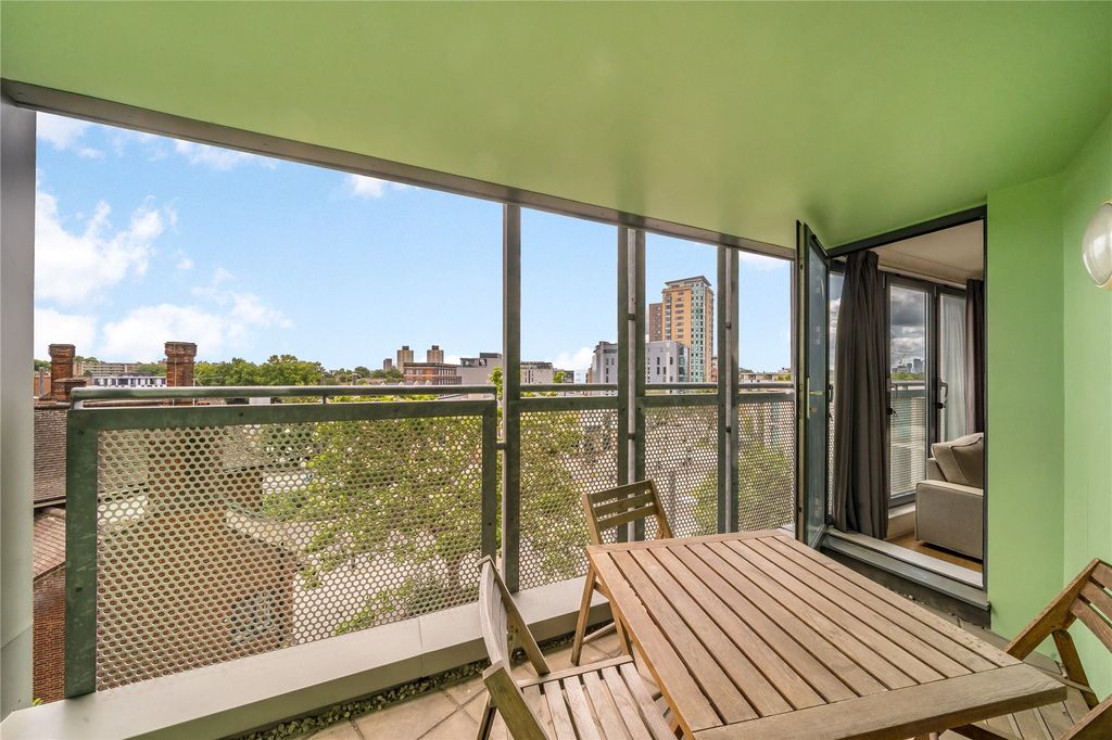 Property photo 3 of 12 Balcony