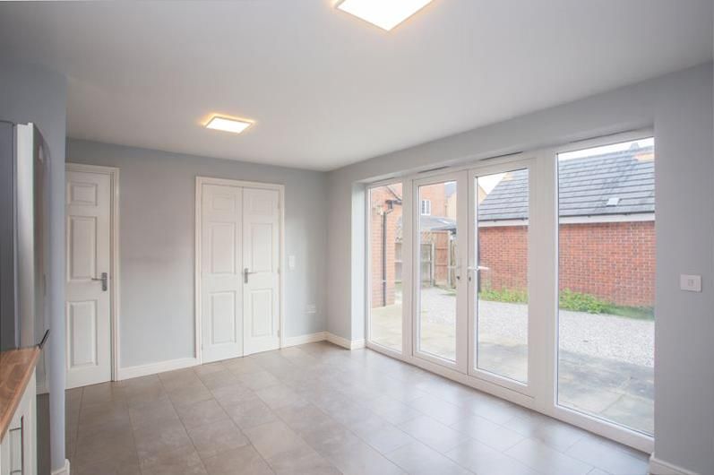 Property photo 3 of 22 Kitchen/Dining Room