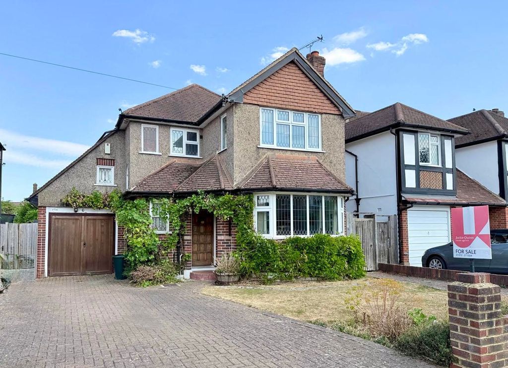 4 bed detached house for saleBroadhurst, Ashtead KT21