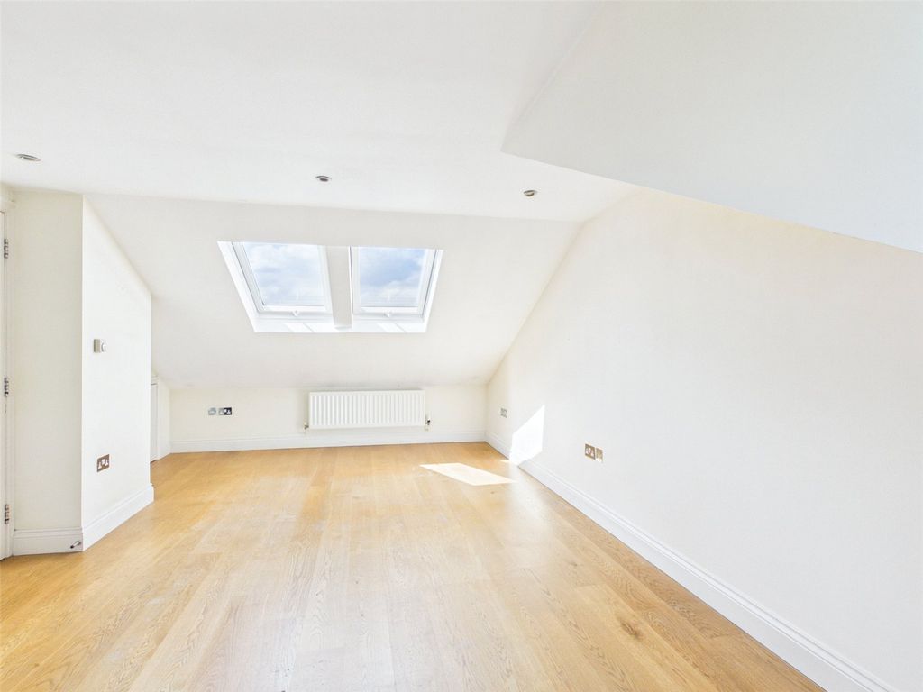 Property photo 2 of 5 Picture No. 21
