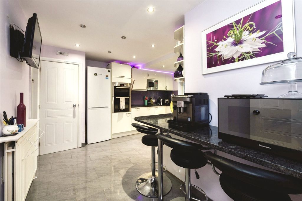 Property photo 2 of 20 Picture No. 92