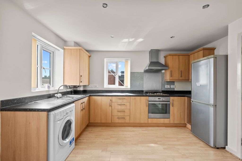 Property photo 2 of 16