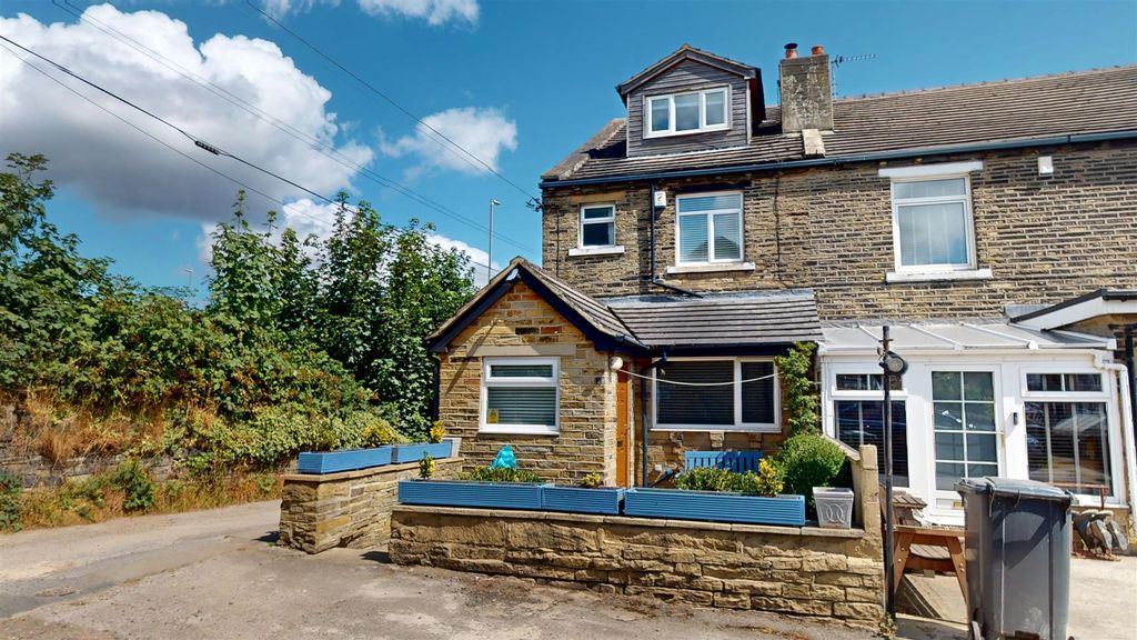 Property photo 1 of 11 External