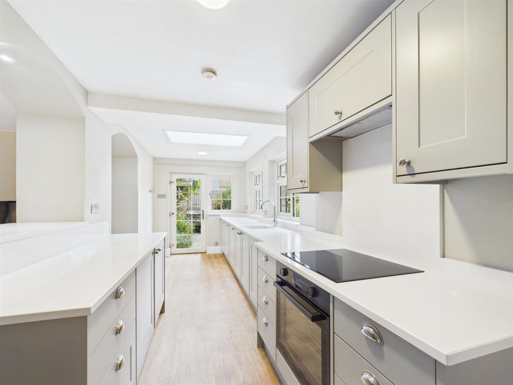Property photo 3 of 16 Kitchen