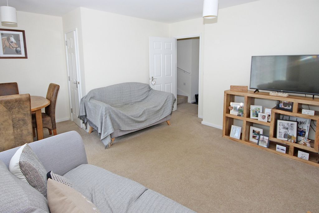 Property photo 2 of 10 4466843