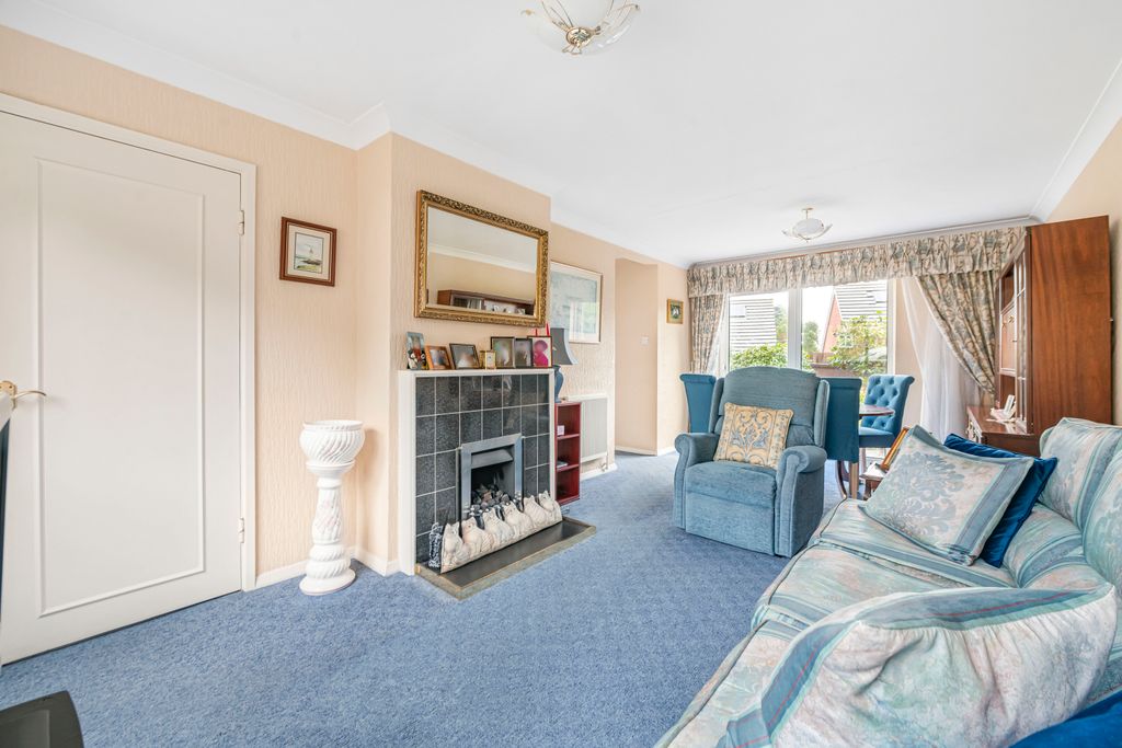 Property photo 2 of 18