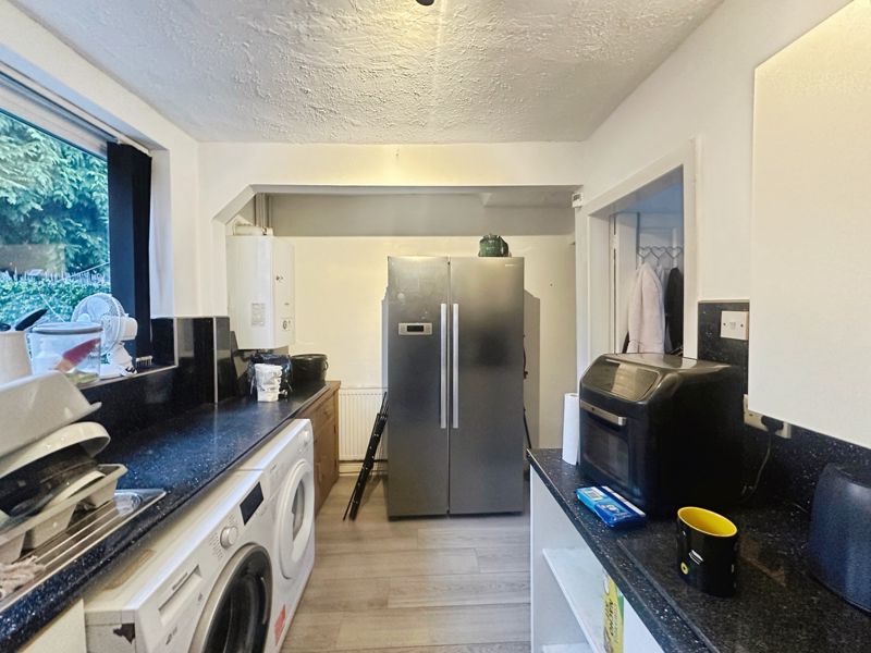 Property photo 3 of 9 Kitchen