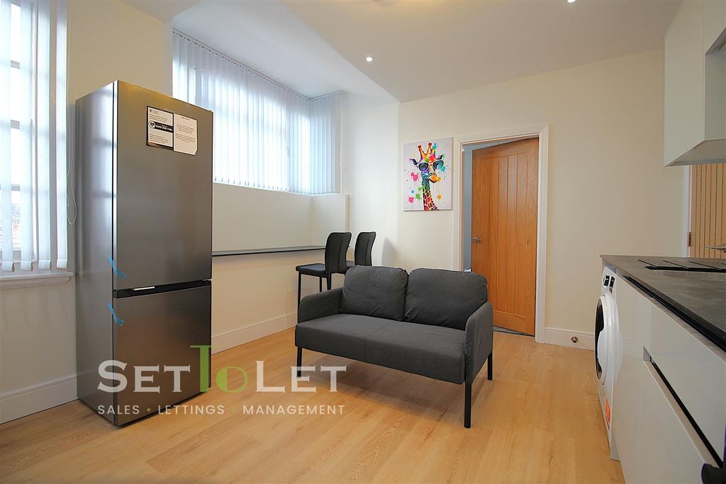 Property photo 2 of 11 Img_8856.Jpg