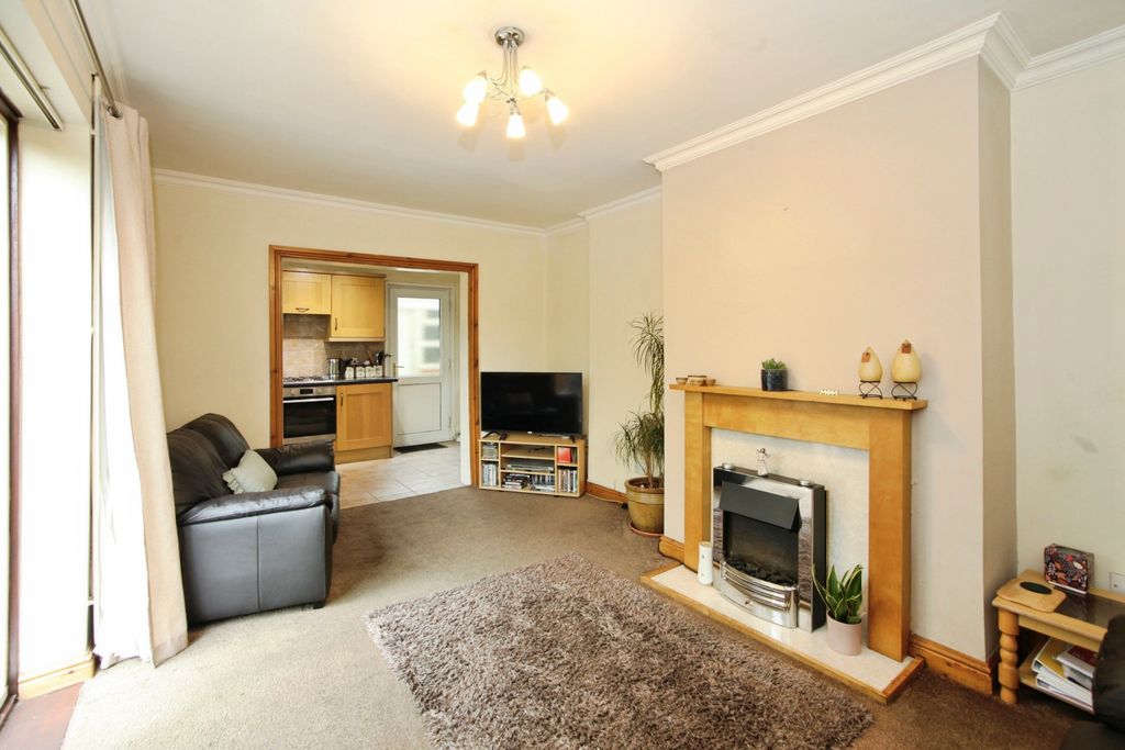 Property photo 2 of 21