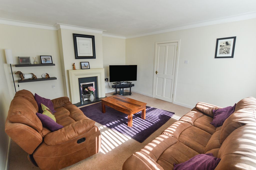Property photo 3 of 24