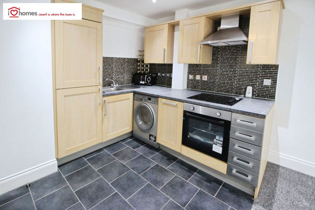 Property photo 3 of 11 Photo 8