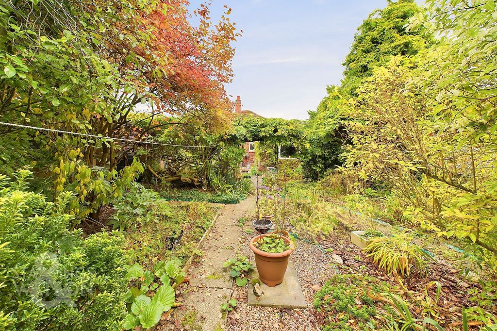 Property photo 1 of 23